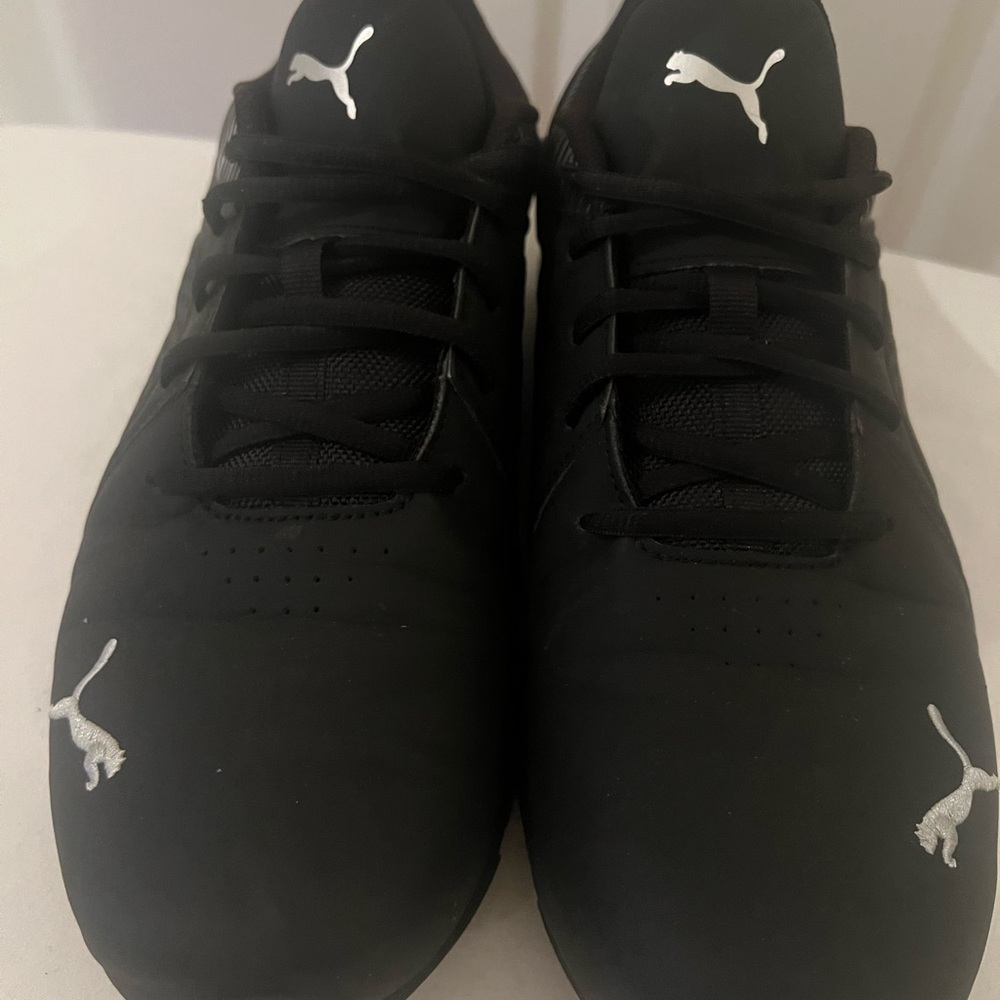 Like New Men’s Puma Black Sneakers with White Logo
